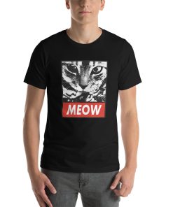 Unisex t-shirt with a picture of a cat. Underneath the cat it says "meow."